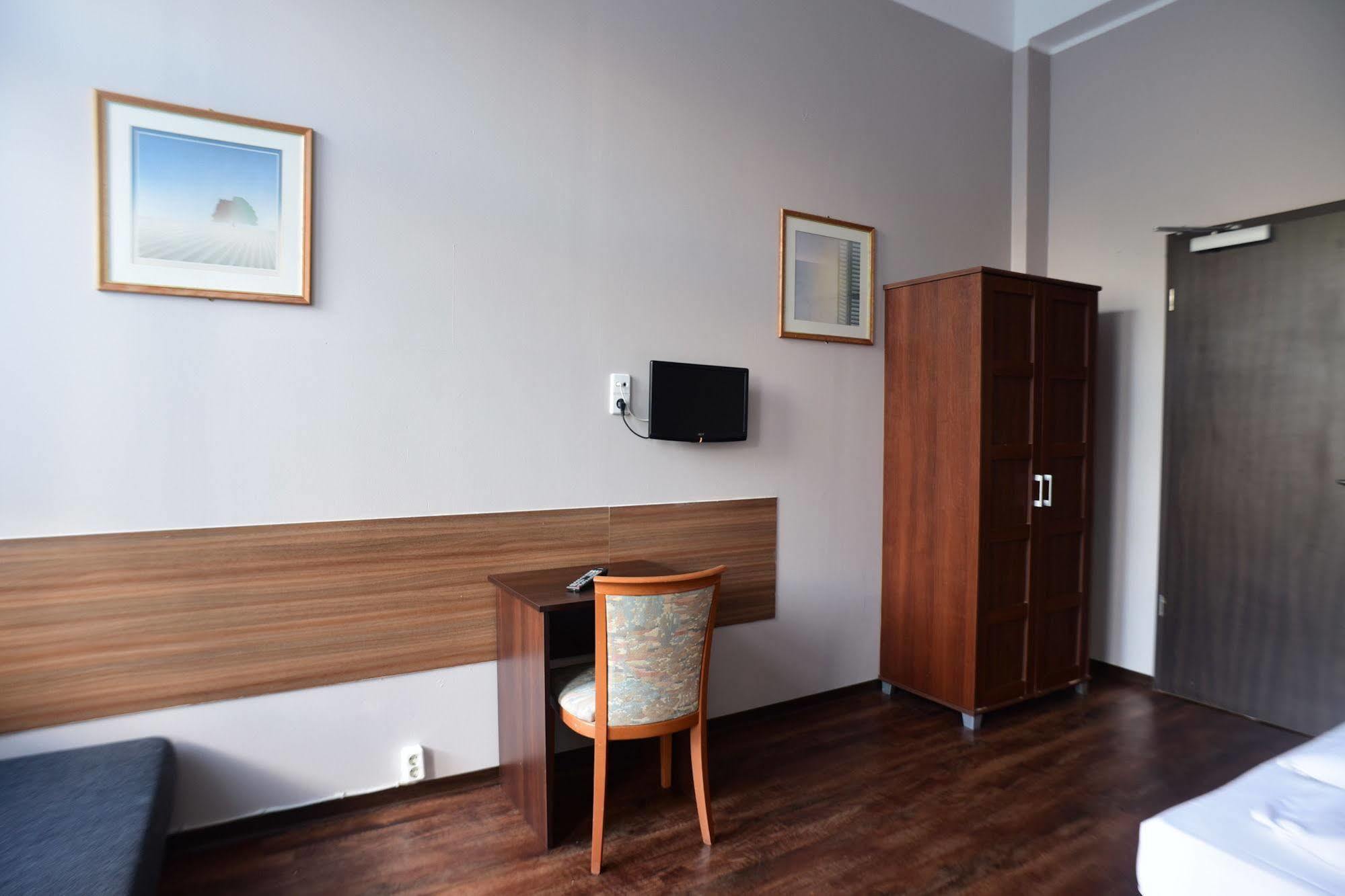 Potsdamer Inn Berlin Bagian luar foto
