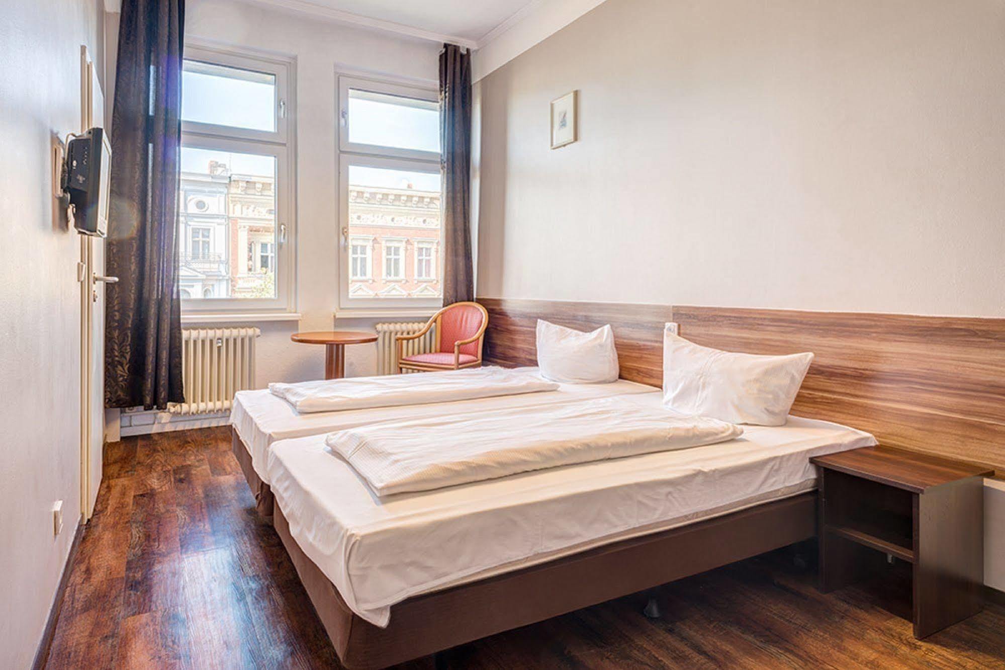 Potsdamer Inn Berlin Bagian luar foto