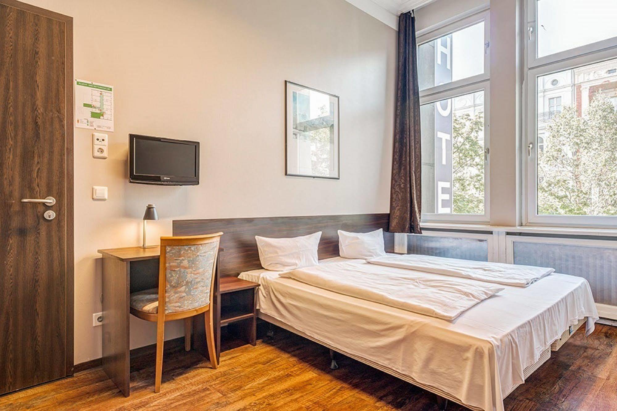 Potsdamer Inn Berlin Bagian luar foto